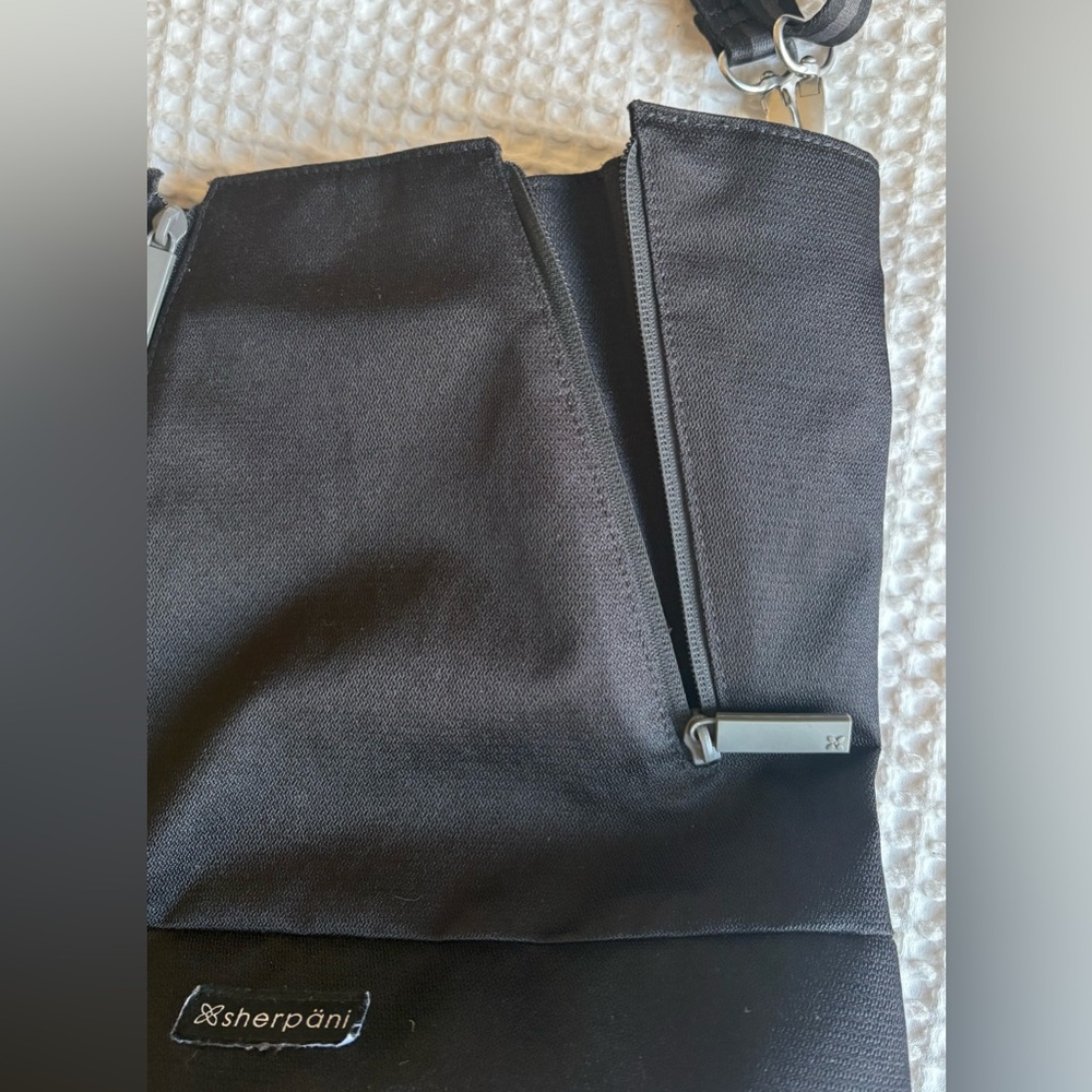 Sherpani crossbody tote - Picture 7 of 11